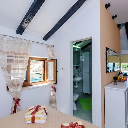 Melany - Studio With Shared Terrace And Sea View Apartman *
