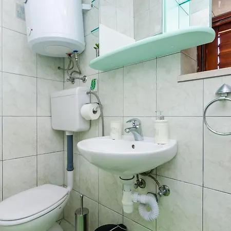 Apartman Melany - Studio With Shared Terrace And Sea View *